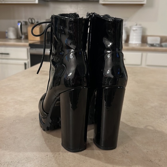 Go jane boots 👢 🖤💋 size 6 - Picture 2 of 3